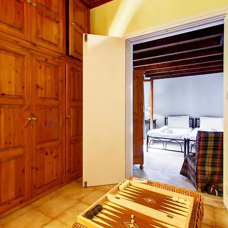Traditional House * איפסוס
