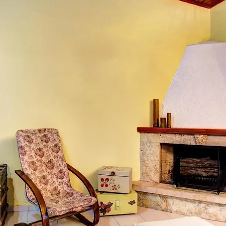 בית נופש Traditional House איפסוס